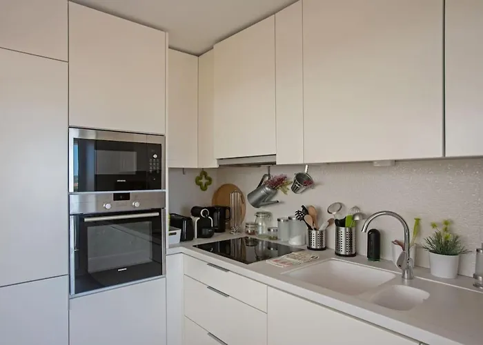 Magnificent 1 Bedroom With Views Over The Ocean Apartamento *