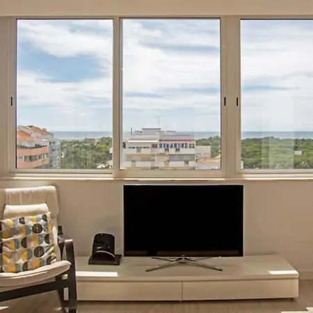 Magnificent 1 Bedroom With Views Over The Ocean Apartament