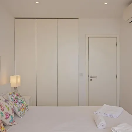 Magnificent 1 Bedroom With Views Over The Ocean * Costa de Caparica