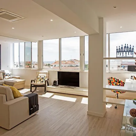 Magnificent 1 Bedroom With Views Over The Ocean Costa de Caparica