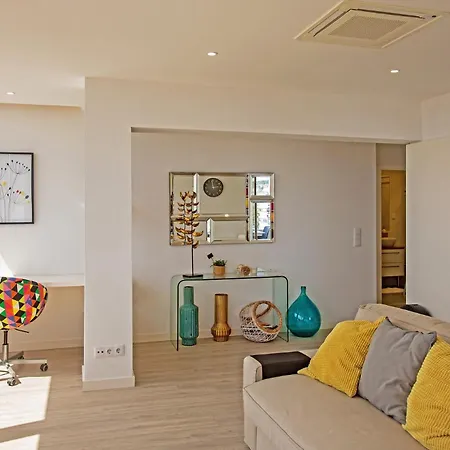 Magnificent 1 Bedroom With Views Over The Ocean * Costa de Caparica